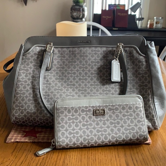 SOLD-NOT FOR SALE. Coach Bag and matching wallet - Picture 1 of 12